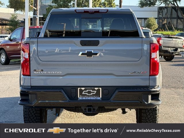 Used 2025 Chevrolet Silverado 1500 ZR2 w/ Technology Package AWD/4WD image 5