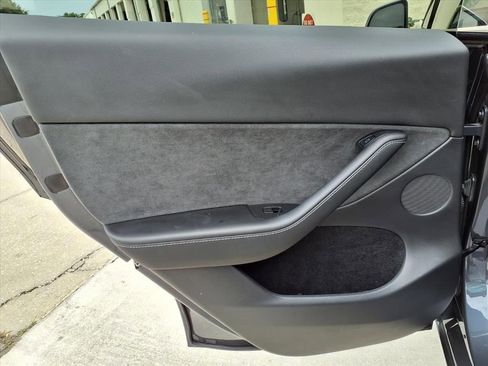 Used 2023 Tesla Model Y Long Range AWD/4WD image 17