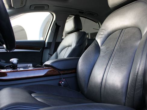 Used 2013 Audi A8 3.0T w/ Driver Assistance Pkg image 29