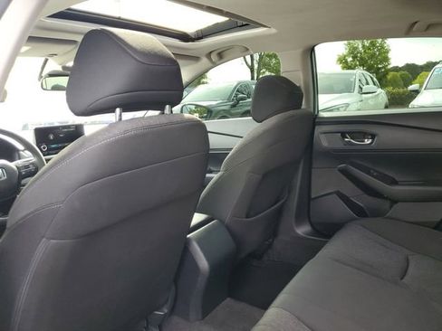 Used 2023 Honda Accord EX image 11