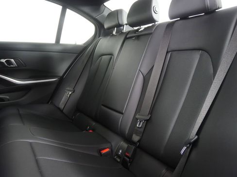 Used 2025 BMW 330i Sedan image 15