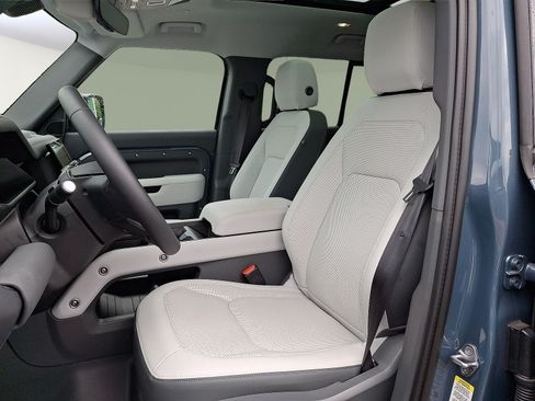 Certified 2026 Land Rover Defender 110 S AWD/4WD image 9