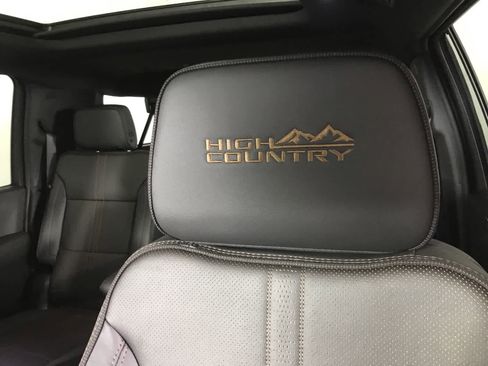 New 2026 Chevrolet Suburban High Country w/ Sun And Tow Package image 9