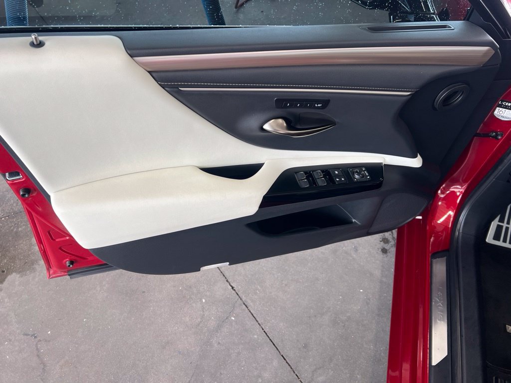 Used 2023 Lexus ES 300h F Sport w/ Accessory Package (Z1) FWD image 17