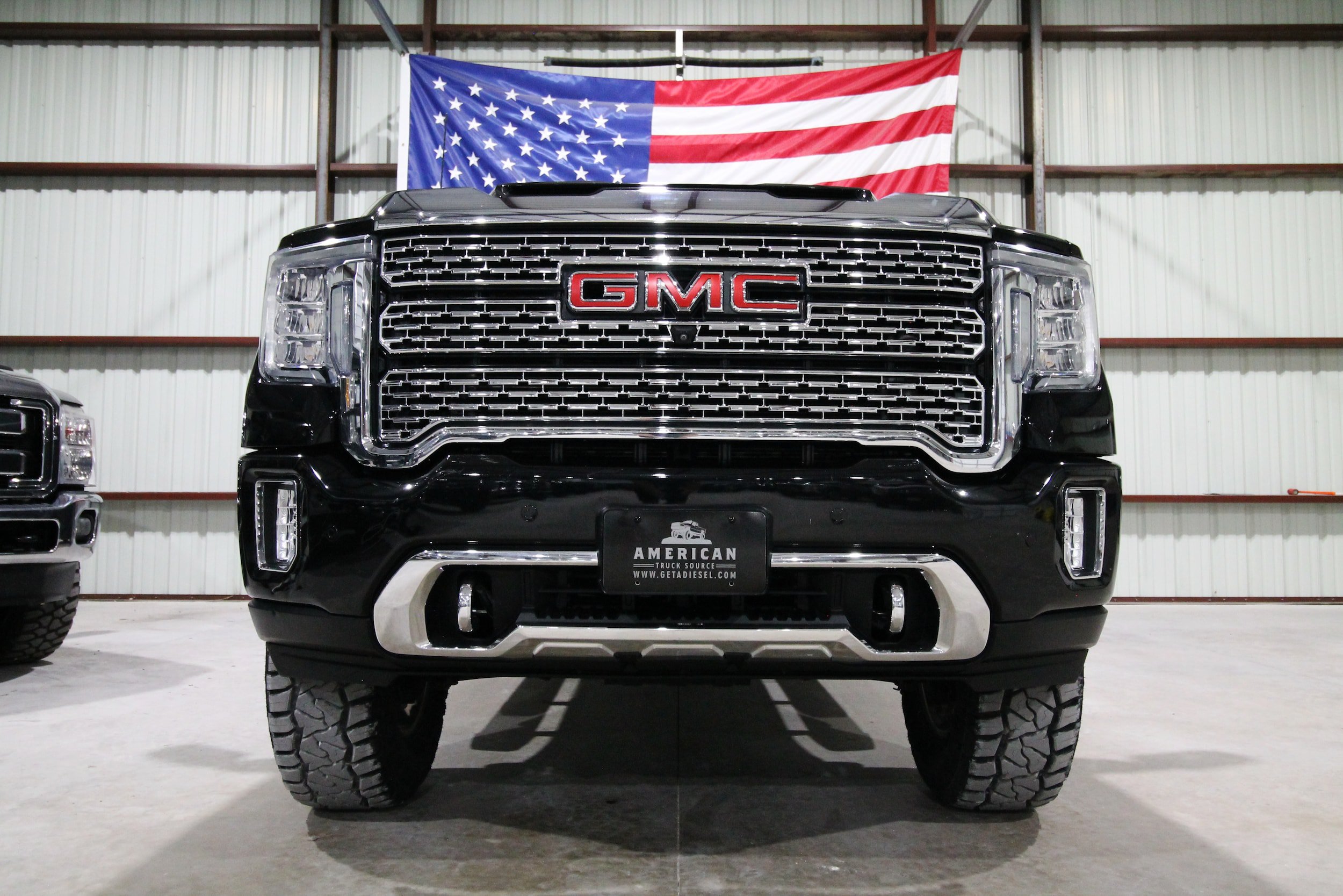 Used 2022 GMC Sierra 2500 Denali w/ Denali Ultimate Package AWD/4WD image 2
