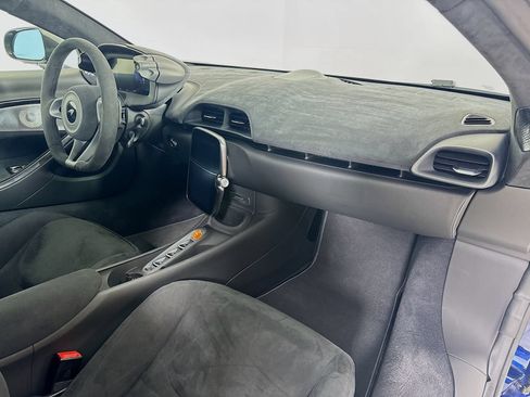 Used 2025 McLaren Artura Spider RWD image 7