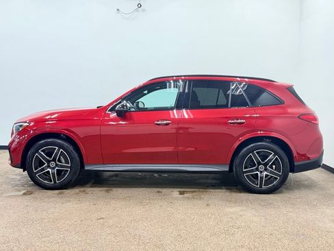 Used 2024 Mercedes-Benz GLC 300 4MATIC image 2