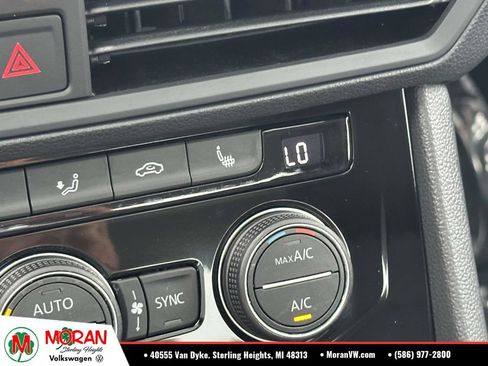 Used 2023 Volkswagen Jetta SE w/ Panoramic Sunroof Package FWD image 28