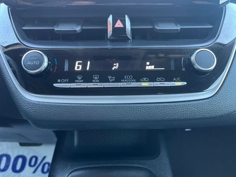 Used 2025 Toyota Corolla LE FWD image 32