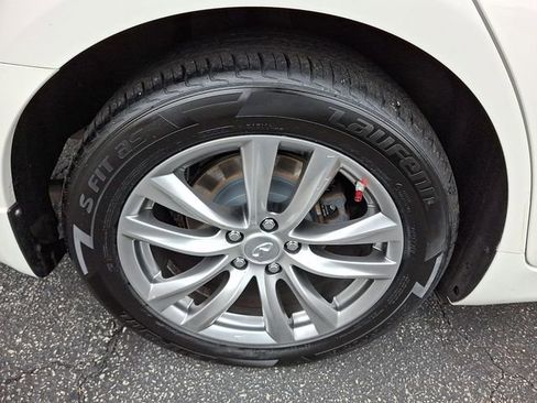 Used 2016 INFINITI Q70 3.7 image 8