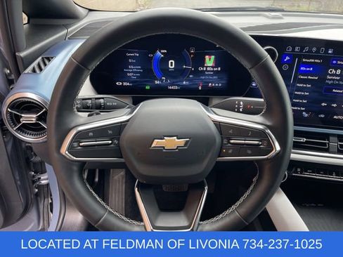 Certified 2025 Chevrolet Equinox EV LT image 11