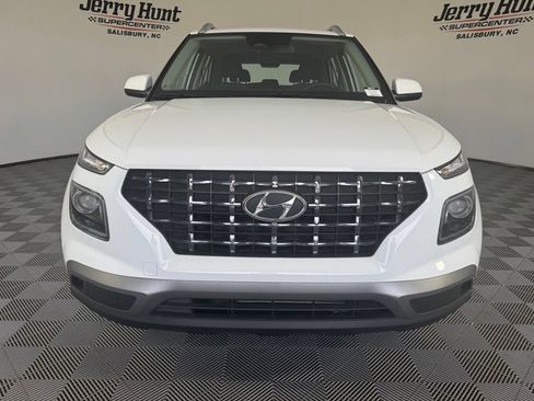 Used 2025 Hyundai Venue SEL FWD image 5