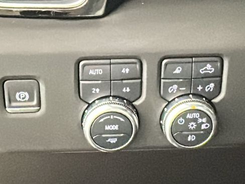Used 2025 GMC Sierra 1500 Denali Ultimate AWD/4WD image 24