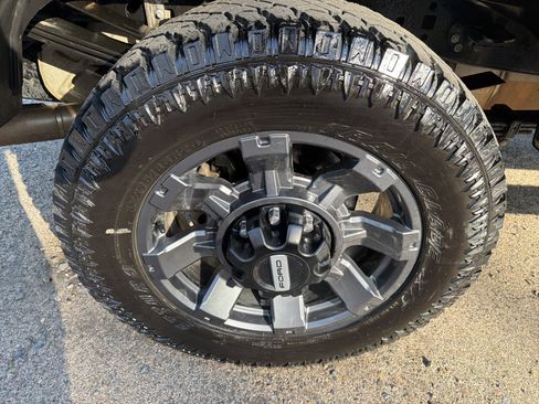 Used 2024 Ford F350 Lariat w/ Sport Appearance Package image 10