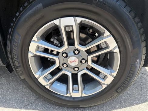 Used 2025 GMC Terrain Elevation AWD/4WD image 27