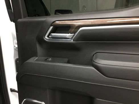 Used 2024 Chevrolet Silverado 1500 RST AWD/4WD image 19