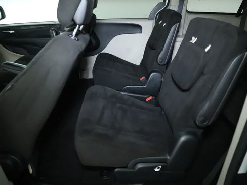 Used 2016 Dodge Grand Caravan SE w/ Quick Order Package 29E SE FWD image 13