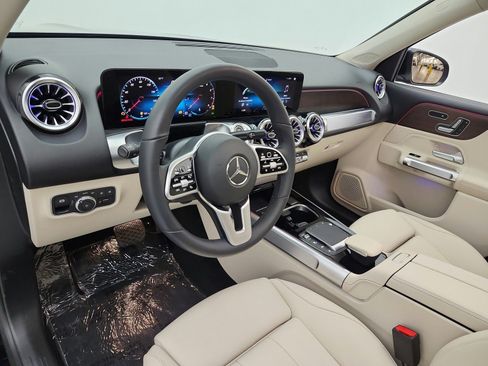 Used 2023 Mercedes-Benz GLB 250 image 9