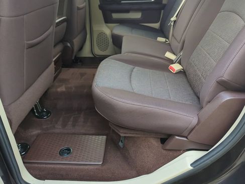 Used 2017 RAM 1500 Big Horn AWD/4WD image 38