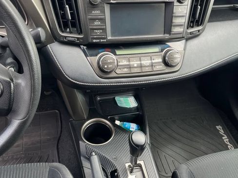 Used 2013 Toyota RAV4 XLE AWD/4WD image 11