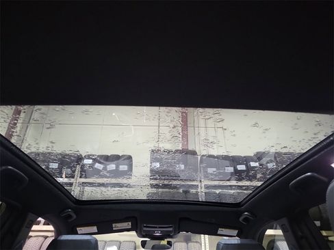 New 2024 Land Rover Discovery Sport Dynamic SE image 27