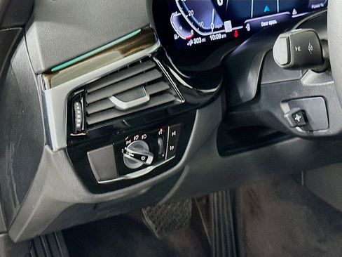 Used 2020 BMW 530e w/ Convenience Package image 10