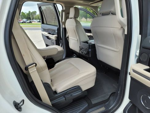 Used 2024 Ford Expedition Platinum RWD image 15