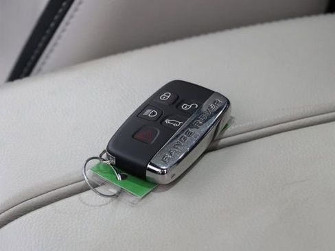 Used 2020 Land Rover Range Rover Velar R-Dynamic S AWD/4WD image 36