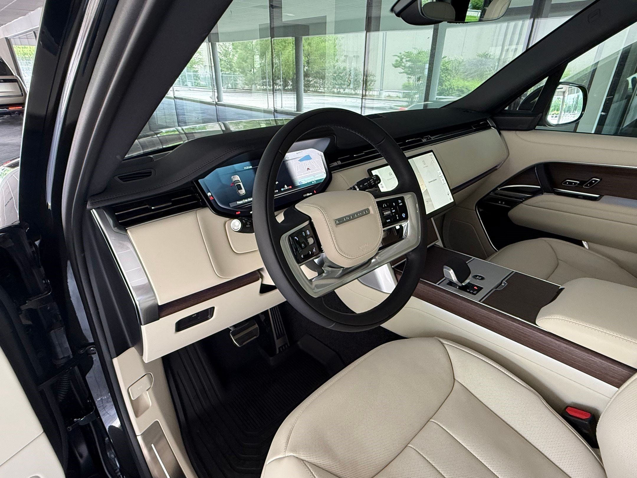 New 2026 Land Rover Range Rover SE AWD/4WD image 4