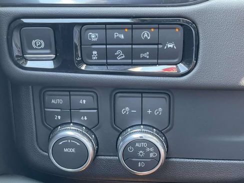 Certified 2026 GMC Yukon AT4 w/ AT4 Premium Package AWD/4WD image 29