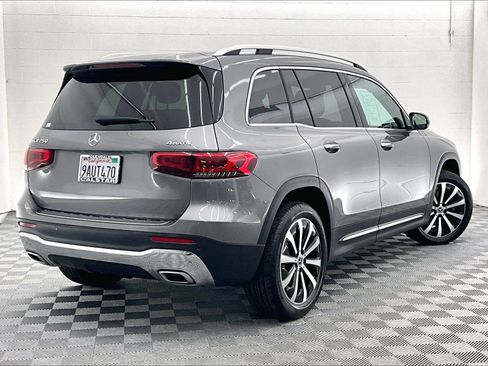 Certified 2022 Mercedes-Benz GLB 250 4MATIC image 11