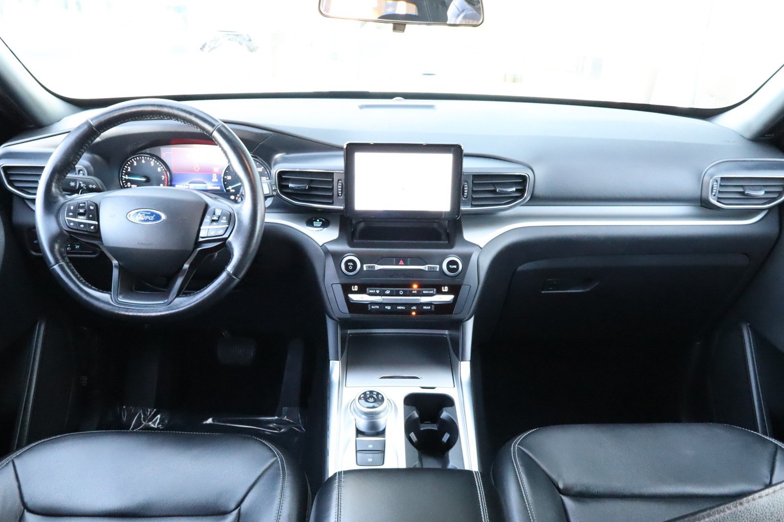 Used 2020 Ford Explorer XLT w/ Equipment Group 202A RWD image 27