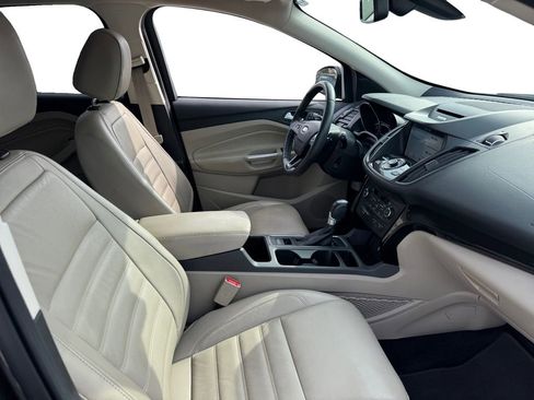 Used 2017 Ford Escape Titanium image 18