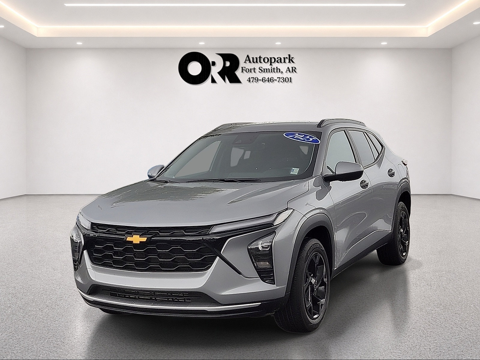 Used 2025 Chevrolet Trax LT w/ LT Convenience Package FWD image 2