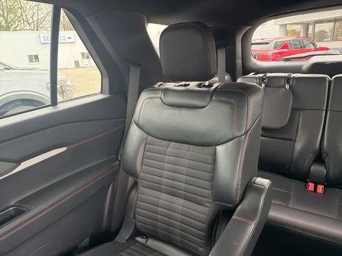 Used 2025 Ford Explorer ST-Line image 12