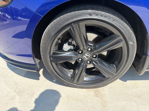 Used 2024 Honda Accord Sport image 11