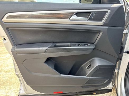 Used 2019 Volkswagen Atlas SEL R-Line AWD/4WD image 19