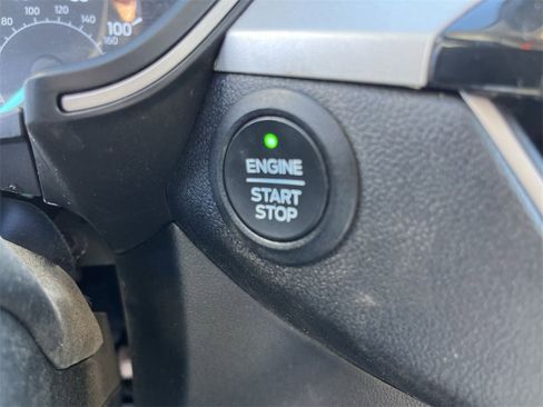 Used 2021 Ford Escape SE image 16