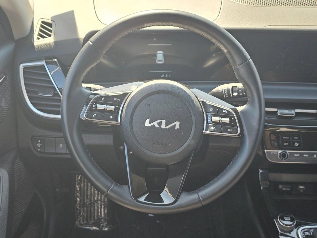 Used 2025 Kia Seltos S FWD image 19
