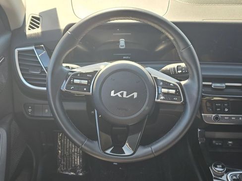 Used 2025 Kia Seltos S FWD image 19