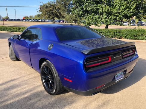 Used 2018 Dodge Challenger SXT w/ Blacktop Package image 8