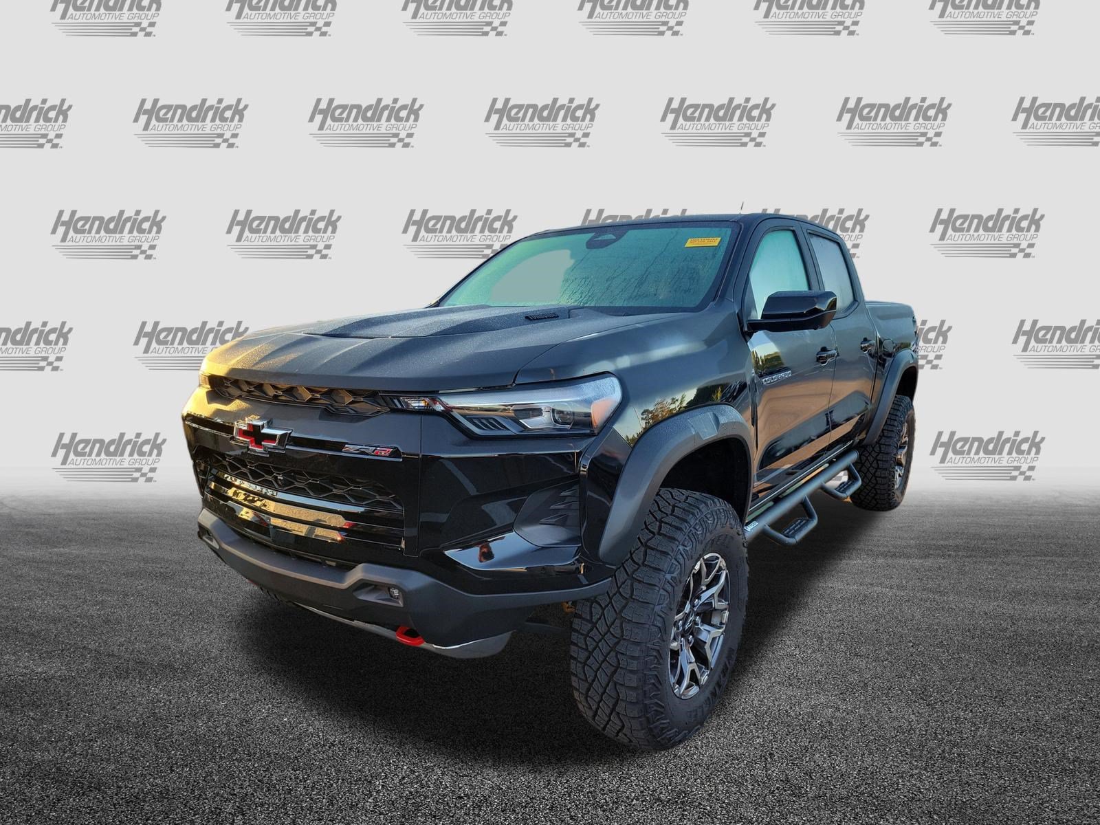 Used 2026 Chevrolet Colorado ZR2 w/ Technology Package AWD/4WD image 4