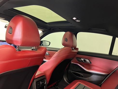 Used 2025 BMW M340i w/ Parking Assistance Package image 33