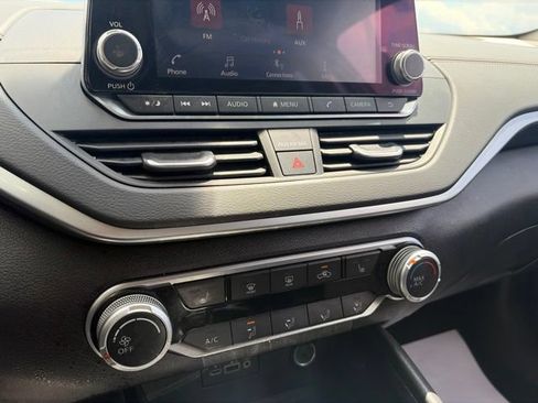 Used 2022 Nissan Altima 2.5 SV w/ SV Premium Package AWD/4WD image 14