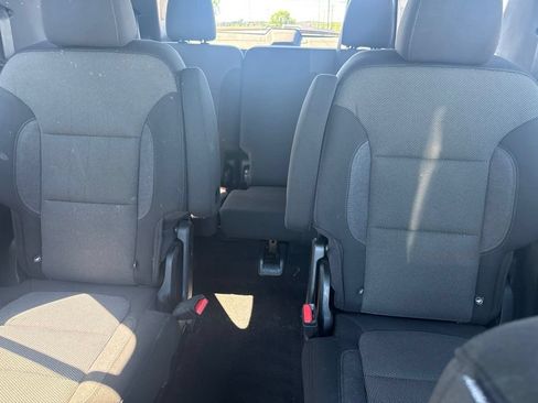 Used 2023 Chevrolet Traverse LT w/ Rear Camera Mirror Package AWD/4WD image 29