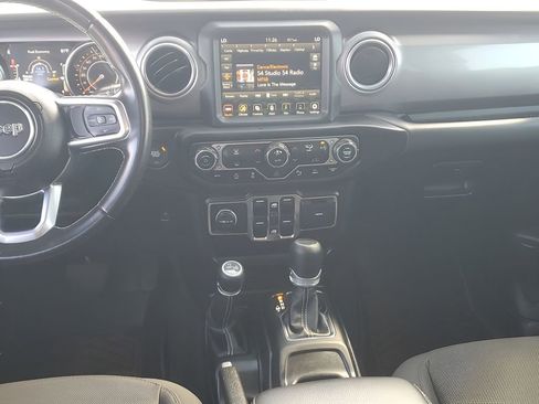 Used 2021 Jeep Gladiator Overland image 28