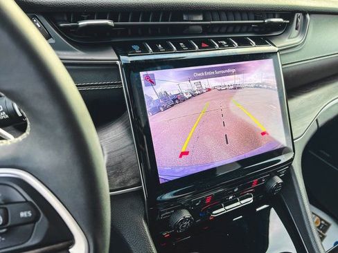 Used 2024 Jeep Grand Cherokee Limited 4xe image 19