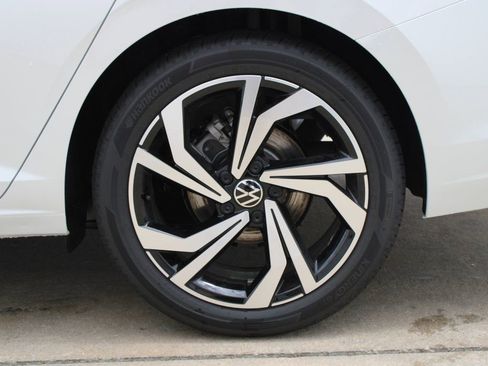 Used 2025 Volkswagen Jetta SEL FWD image 23