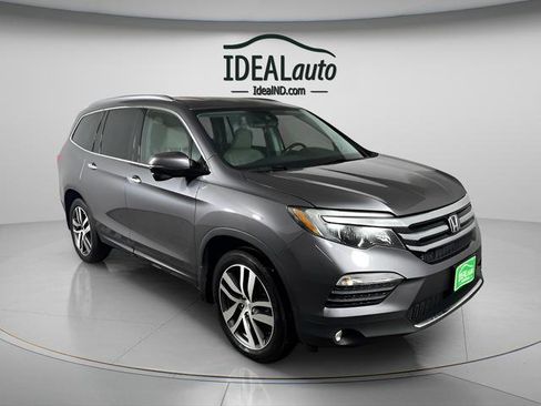 Used 2018 Honda Pilot Touring image 1