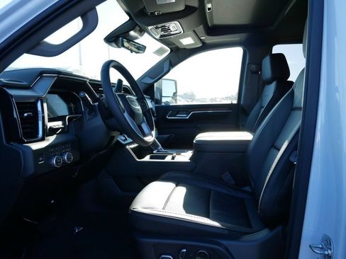 New 2026 GMC Sierra 3500 Denali w/ Denali Reserve Package AWD/4WD image 8